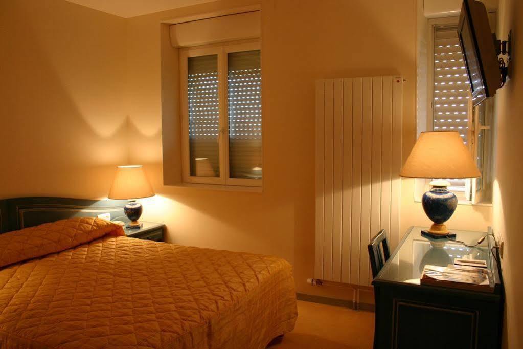 Logis Hotel Le Continental Chateauroux Exterior photo